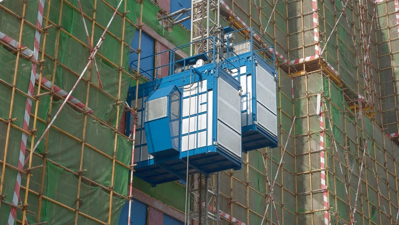Construction hoist leaf chain installation UK project